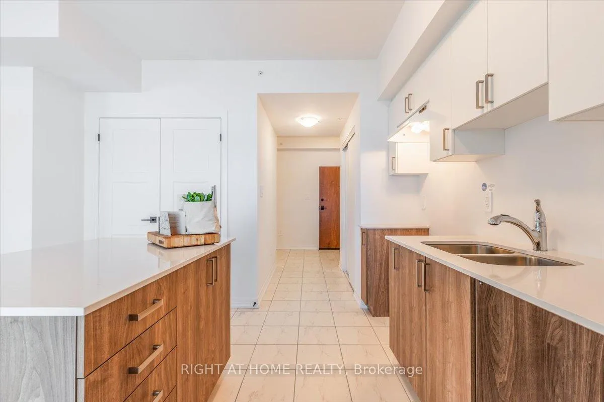 Photo 7 of Unit 302, 15 Kneeshaw Drive S, Barrie, Rural Barrie Southeast — HOMEH
