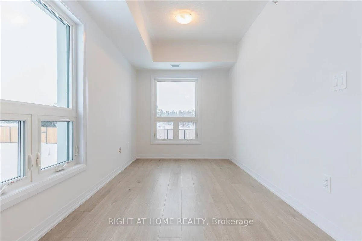 Photo 11 of Unit 302, 15 Kneeshaw Drive S, Barrie, Rural Barrie Southeast — HOMEH