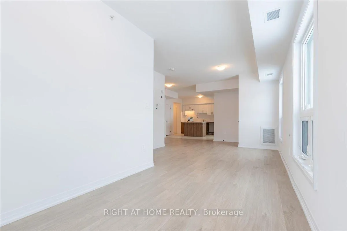 Photo 12 of Unit 302, 15 Kneeshaw Drive S, Barrie, Rural Barrie Southeast — HOMEH
