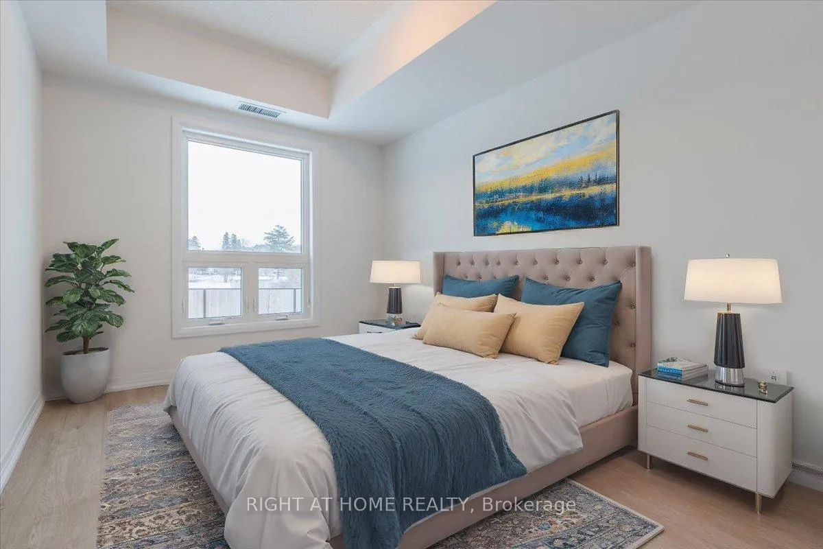 Photo 14 of Unit 302, 15 Kneeshaw Drive S, Barrie, Rural Barrie Southeast — HOMEH