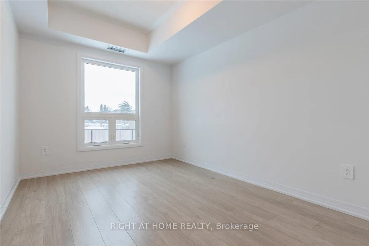 Photo 15 of Unit 302, 15 Kneeshaw Drive S, Barrie, Rural Barrie Southeast — HOMEH