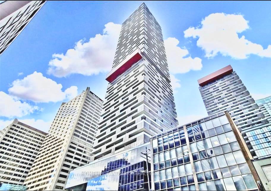 Front of Unit 2207, 8 Eglinton Avenue E