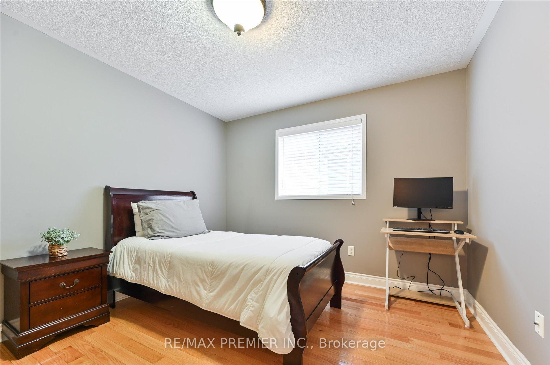 Photo 23 of 24 Culture Crescent, Brampton, Fletcher's Creek Village — HOMEH