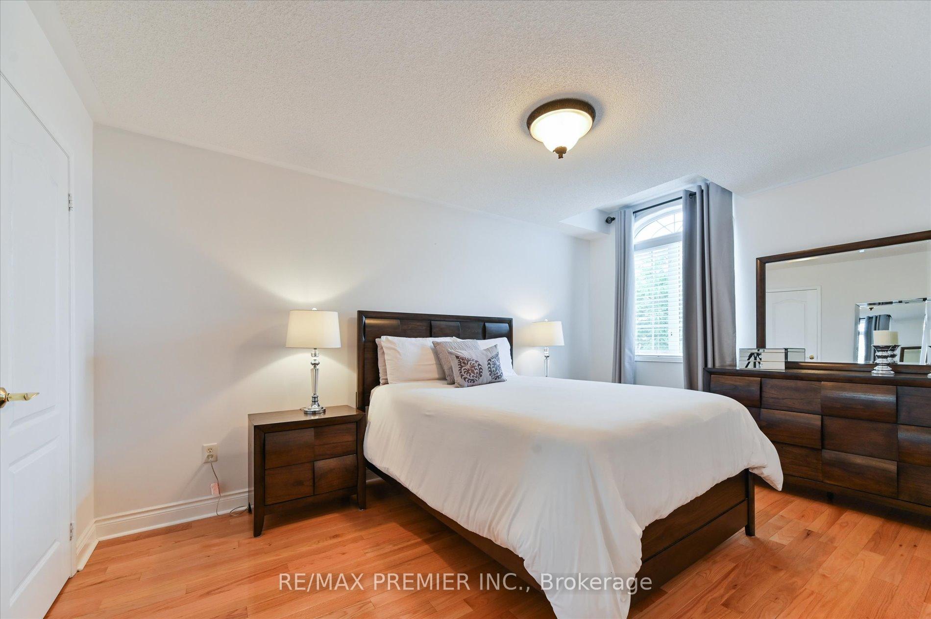 Photo 22 of 24 Culture Crescent, Brampton, Fletcher's Creek Village — HOMEH
