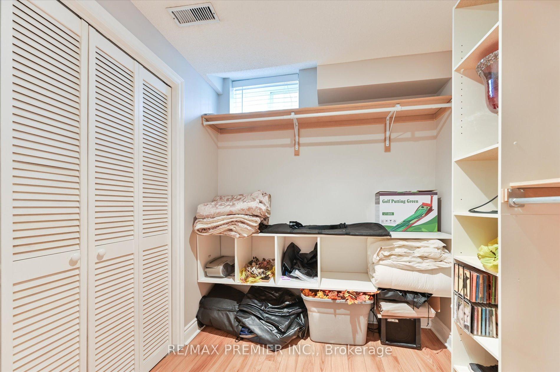 Photo 20 of 24 Culture Crescent, Brampton, Fletcher's Creek Village — HOMEH