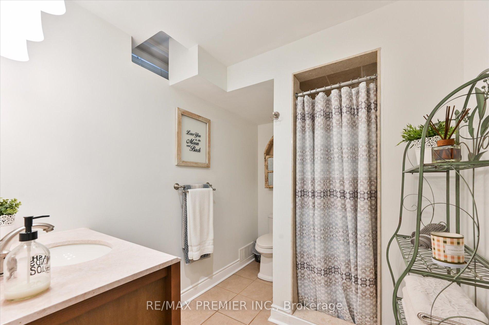 Photo 19 of 24 Culture Crescent, Brampton, Fletcher's Creek Village — HOMEH