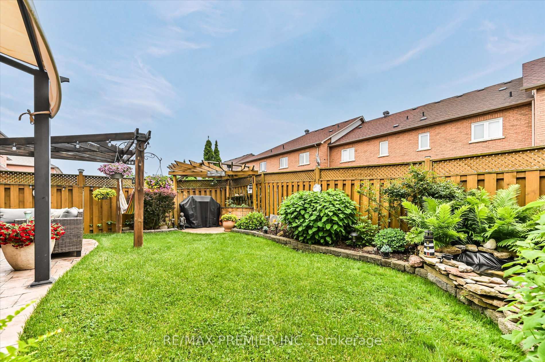 Photo 14 of 24 Culture Crescent, Brampton, Fletcher's Creek Village — HOMEH
