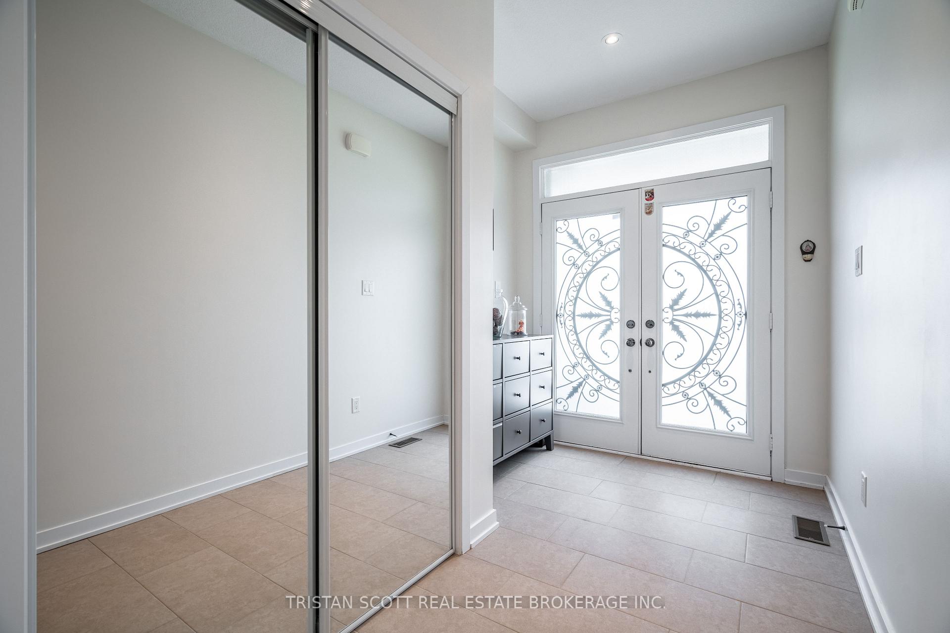 Photo 4 of 20 West Glen Avenue, Hamilton, Stoney Creek Mountain — HOMEH