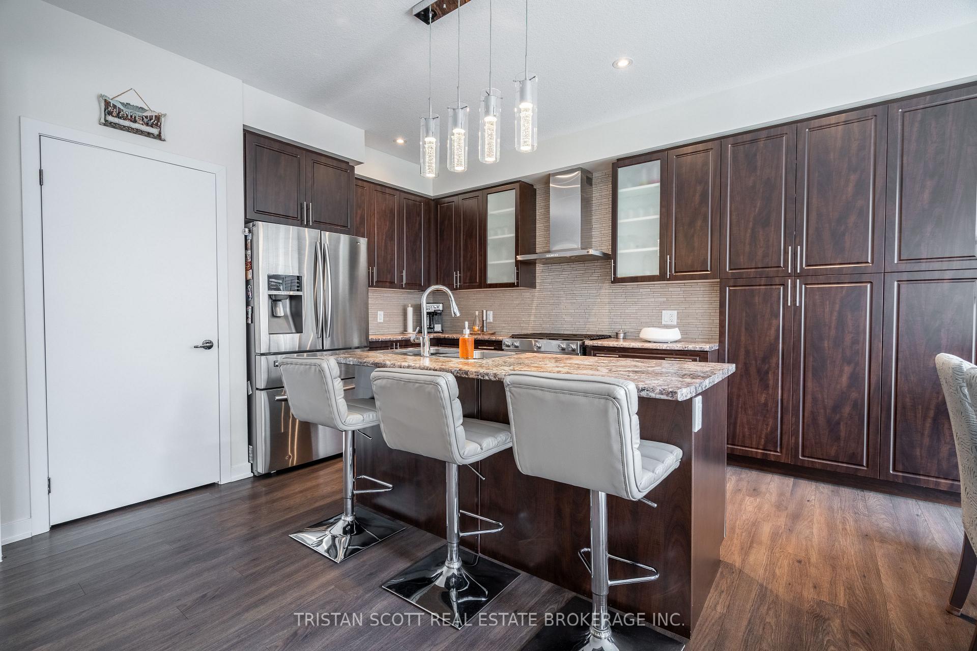 Photo 9 of 20 West Glen Avenue, Hamilton, Stoney Creek Mountain — HOMEH