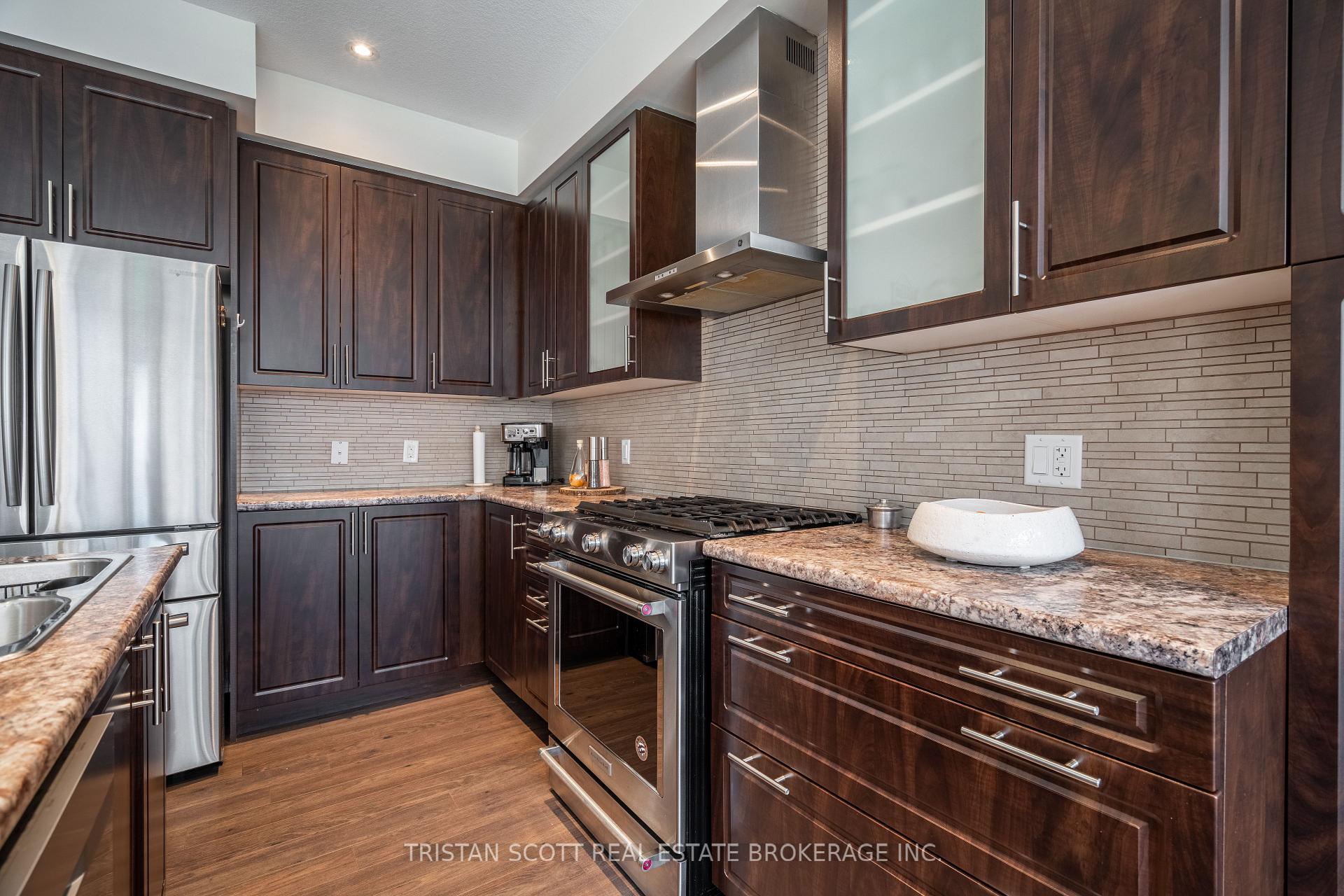 Photo 10 of 20 West Glen Avenue, Hamilton, Stoney Creek Mountain — HOMEH