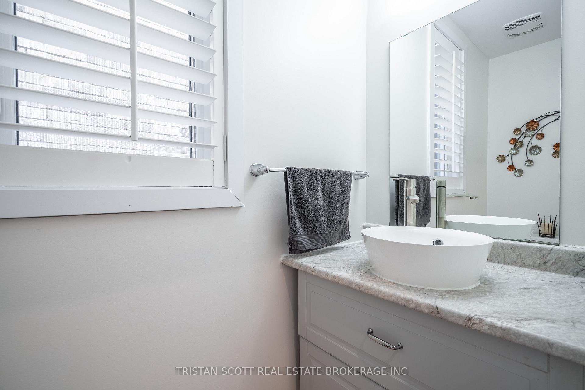 Photo 13 of 20 West Glen Avenue, Hamilton, Stoney Creek Mountain — HOMEH