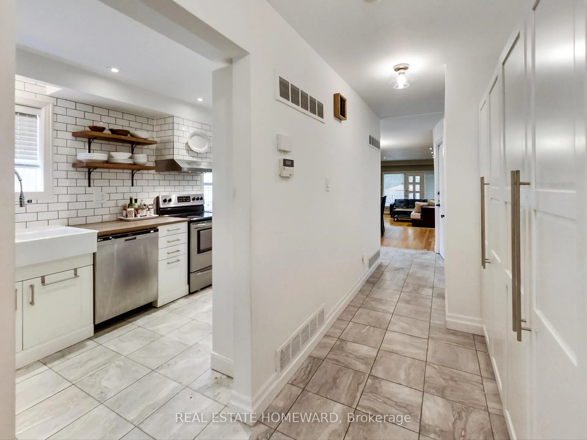 Photo 2 of 183 Madison Avenue, Toronto, The Annex — HOMEH