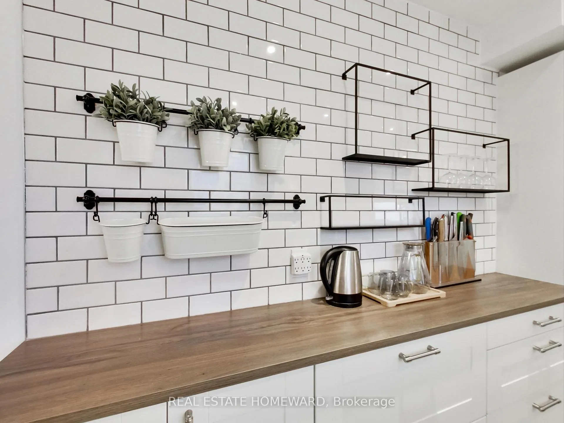 Photo 4 of 183 Madison Avenue, Toronto, The Annex — HOMEH