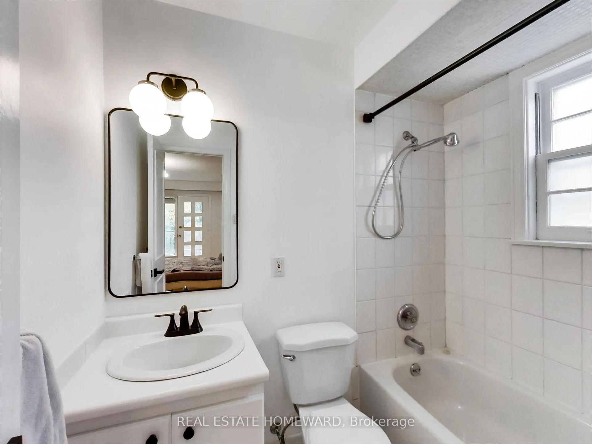 Photo 10 of 183 Madison Avenue, Toronto, The Annex — HOMEH