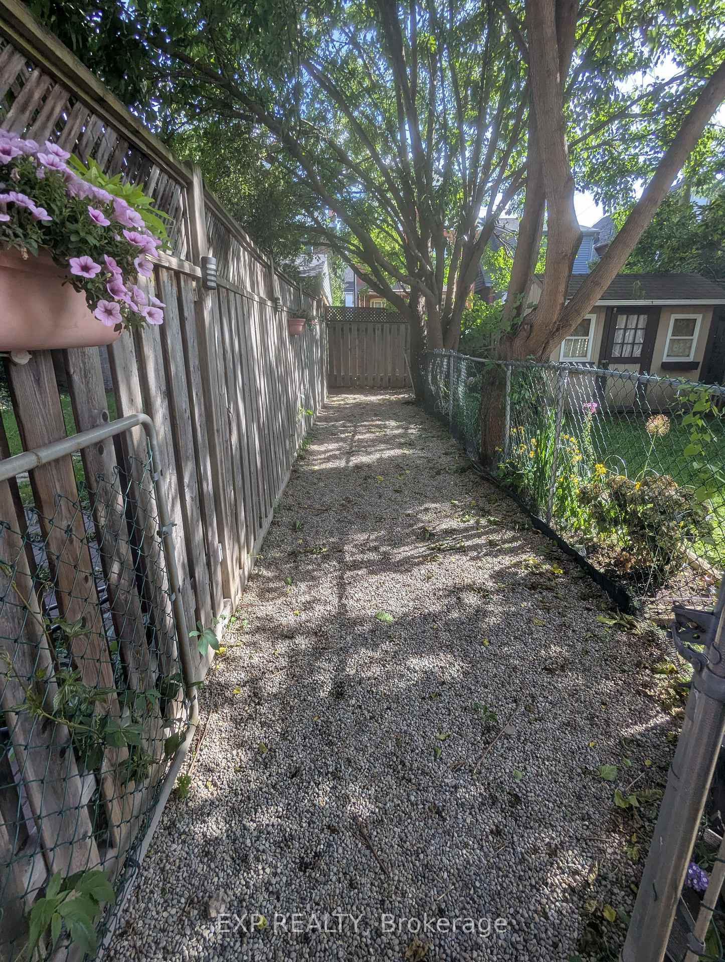 Photo 25 of 84 Somerset Avenue, Hamilton, Stripley — HOMEH