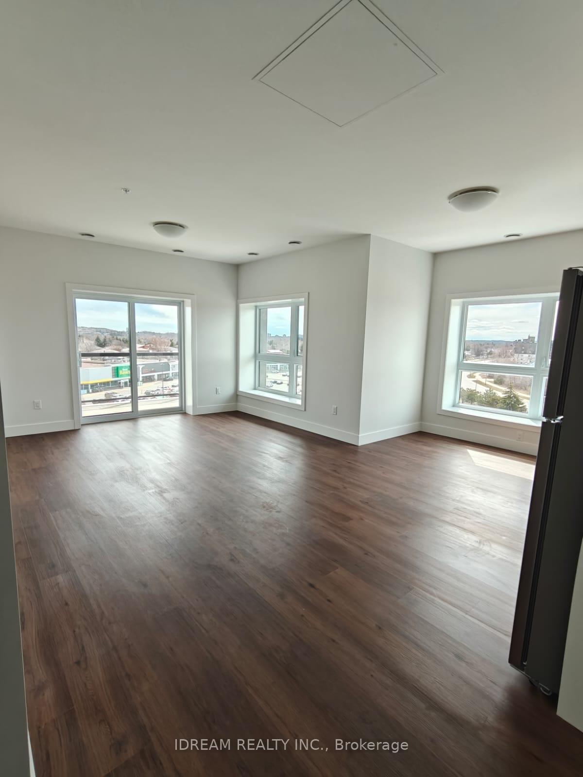 Photo 3 of Unit 604, 1000 Lackner Boulevard, Kitchener — HOMEH