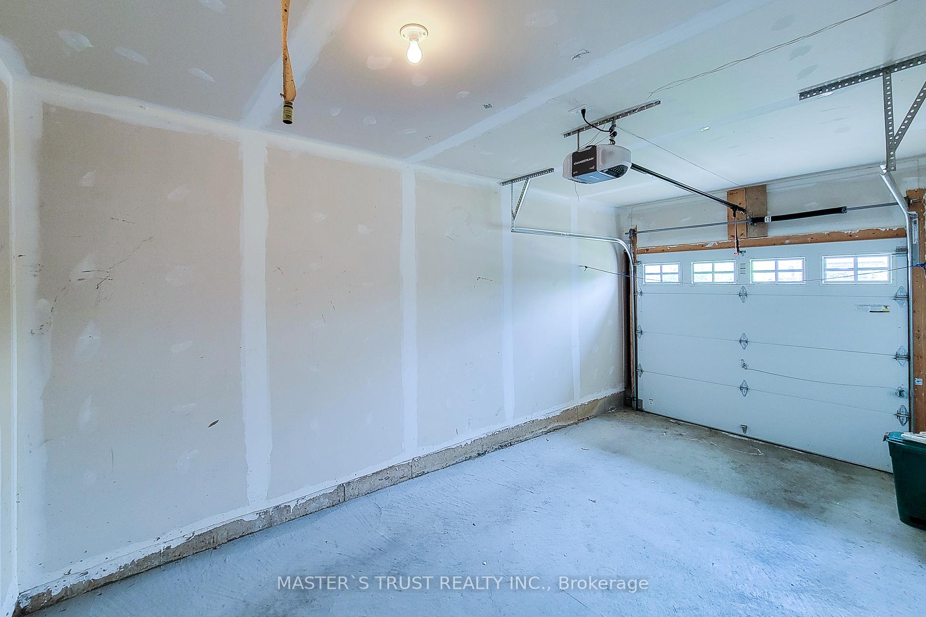 Photo 38 of 74 Vinton Road, Hamilton, Meadowlands — HOMEH