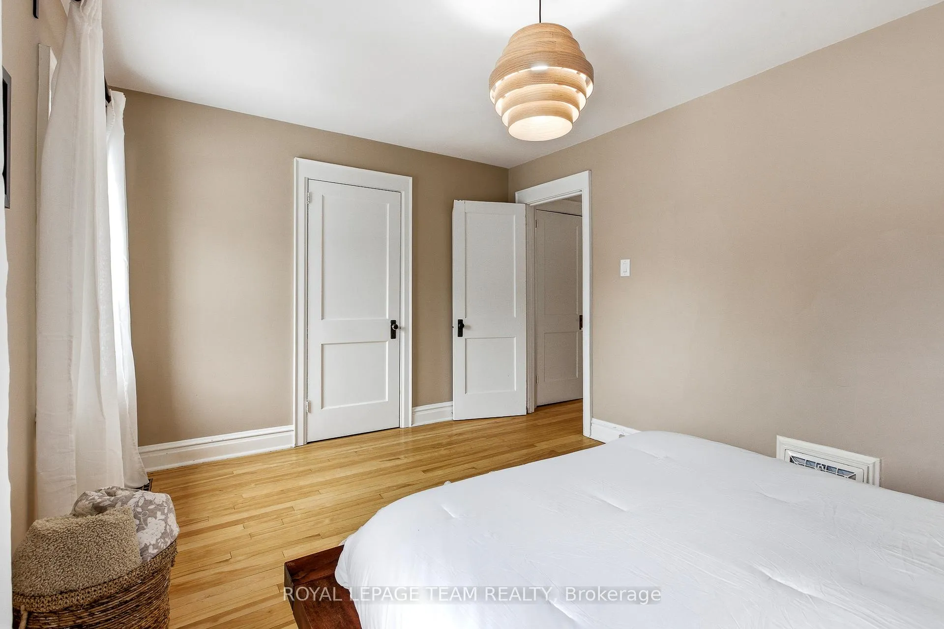 Photo 21 of 45 Harmer Avenue N, Ottawa, Ottawa West — HOMEH