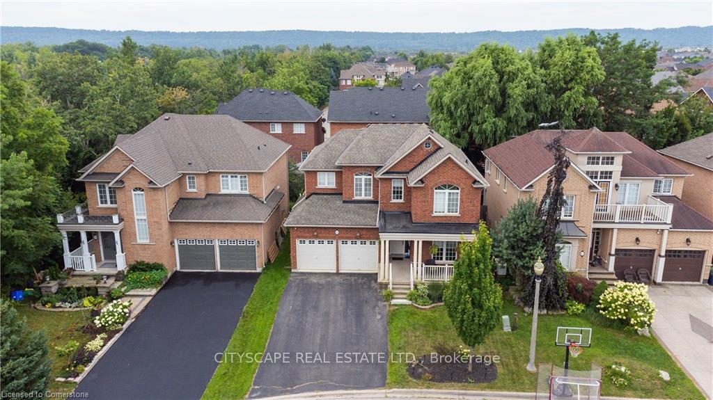 Photo 5 of 46 Bridgenorth Crescent, Hamilton, Winona Park — HOMEH