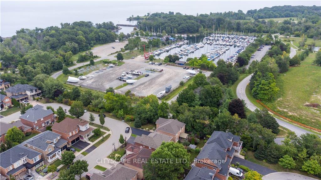 Photo 6 of 46 Bridgenorth Crescent, Hamilton, Winona Park — HOMEH