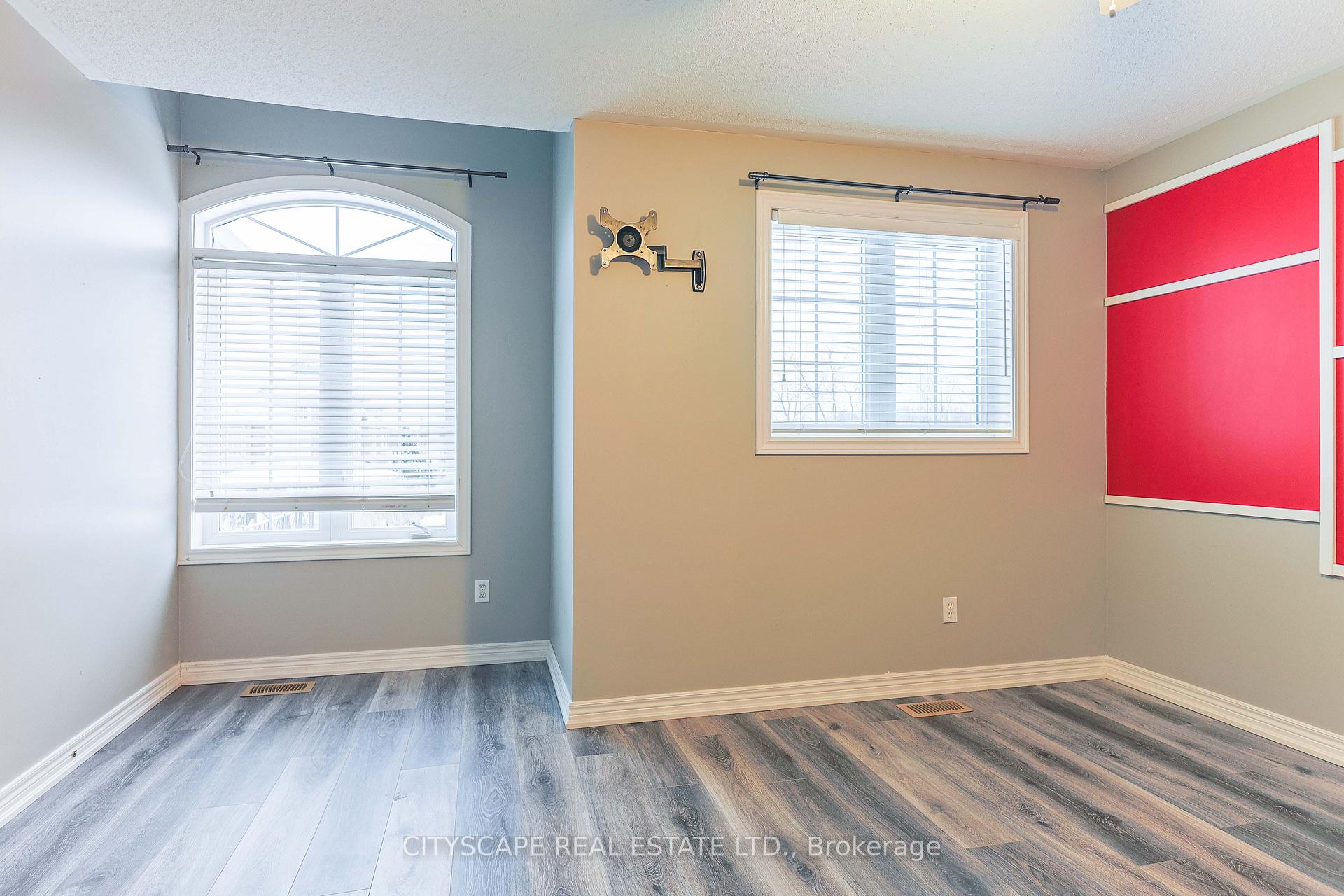Photo 50 of 46 Bridgenorth Crescent, Hamilton, Winona Park — HOMEH