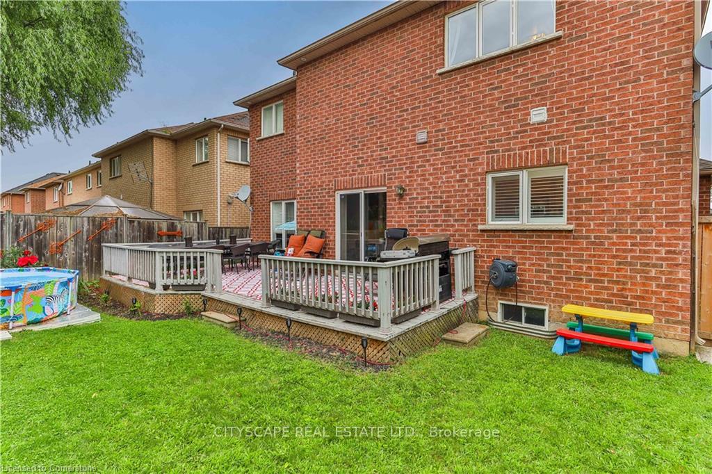 Photo 56 of 46 Bridgenorth Crescent, Hamilton, Winona Park — HOMEH