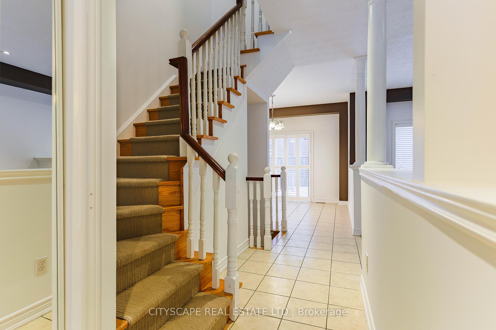 Photo 27 of 46 Bridgenorth Crescent, Hamilton, Winona Park — HOMEH