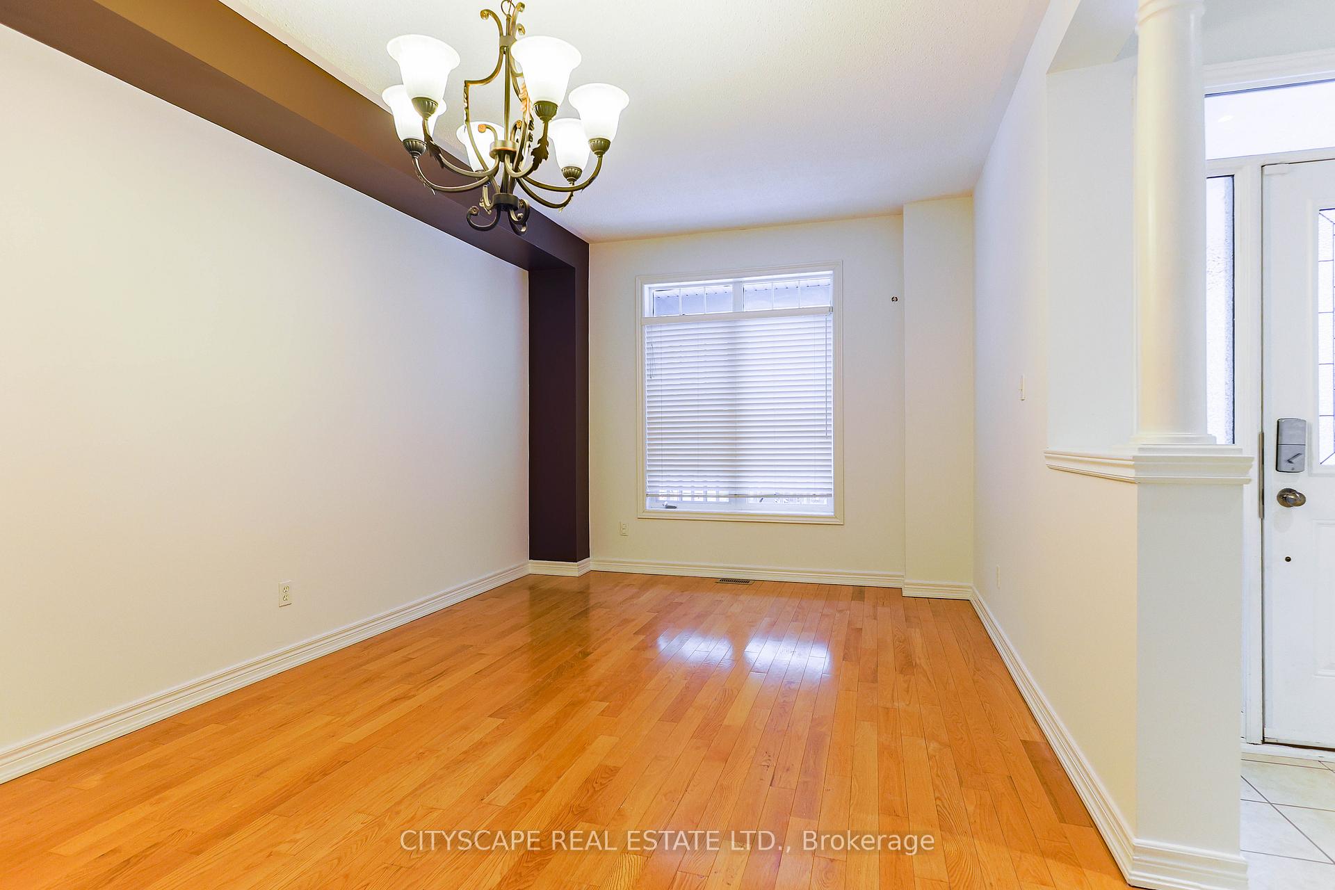 Photo 30 of 46 Bridgenorth Crescent, Hamilton, Winona Park — HOMEH