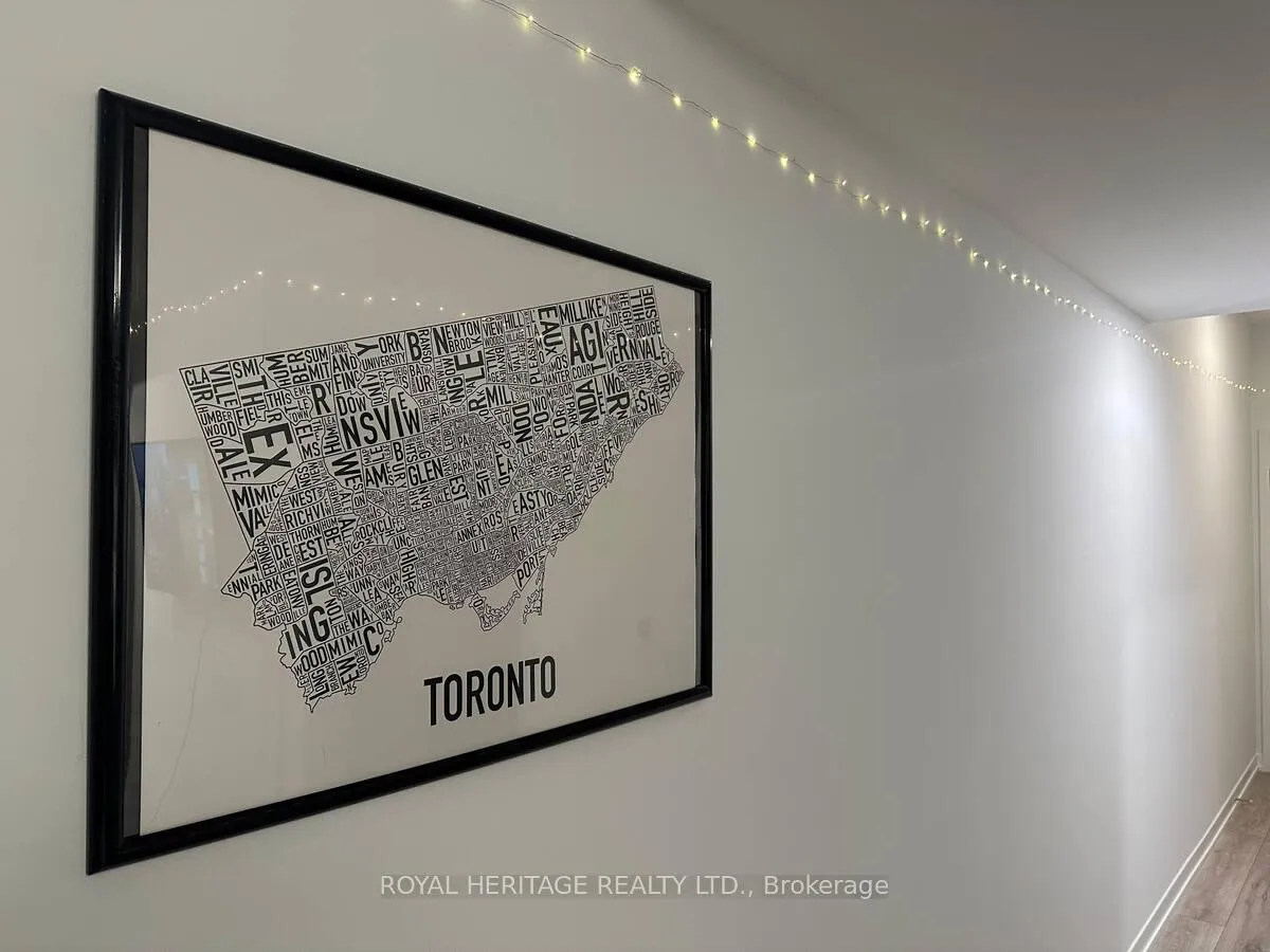 Photo 3 of Unit 711, 2020 Bathurst Street, Toronto, Humewood-Cedarvale — HOMEH