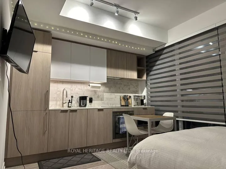 Photo 6 of Unit 711, 2020 Bathurst Street, Toronto, Humewood-Cedarvale — HOMEH