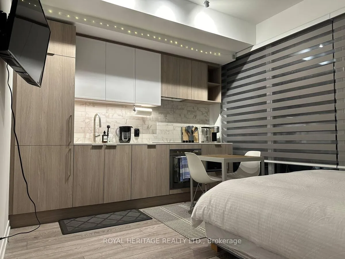 Photo 10 of Unit 711, 2020 Bathurst Street, Toronto, Humewood-Cedarvale — HOMEH