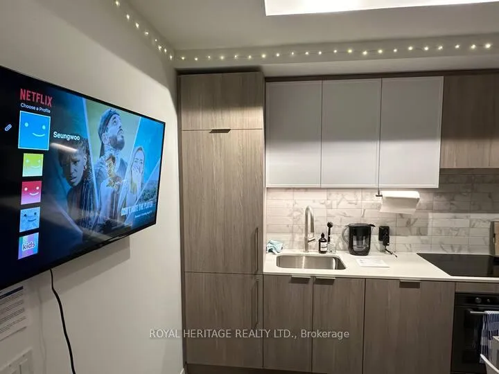 Photo 11 of Unit 711, 2020 Bathurst Street, Toronto, Humewood-Cedarvale — HOMEH