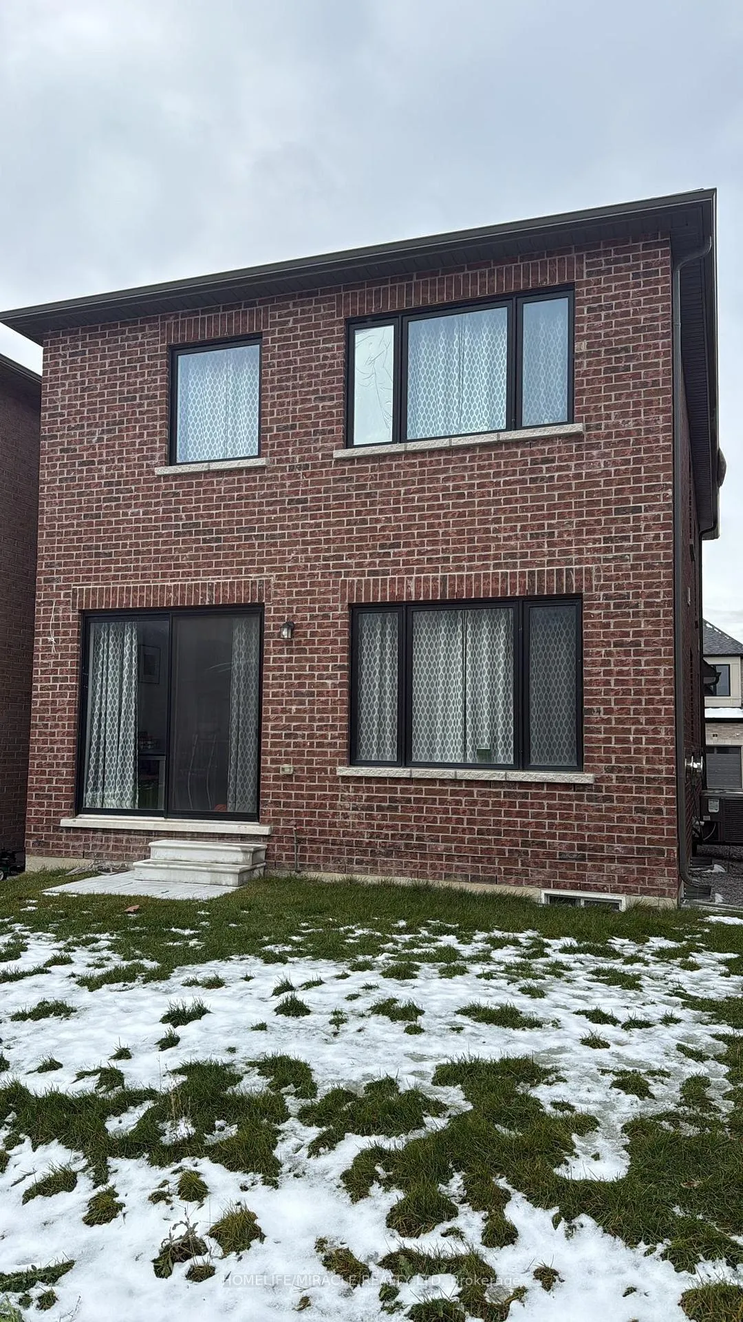 Photo 2 of 13 Calabria Drive, Caledon, Rural Caledon — HOMEH