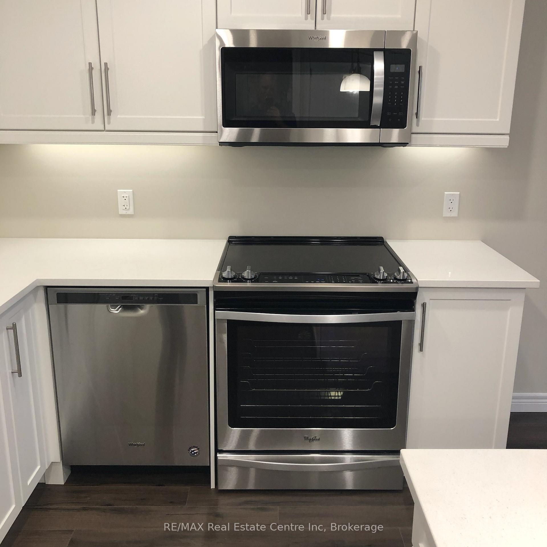 Photo 6 of Unit 101, 333 Gosling Gardens, Guelph, Clairfields/Hanlon Business Park — HOMEH