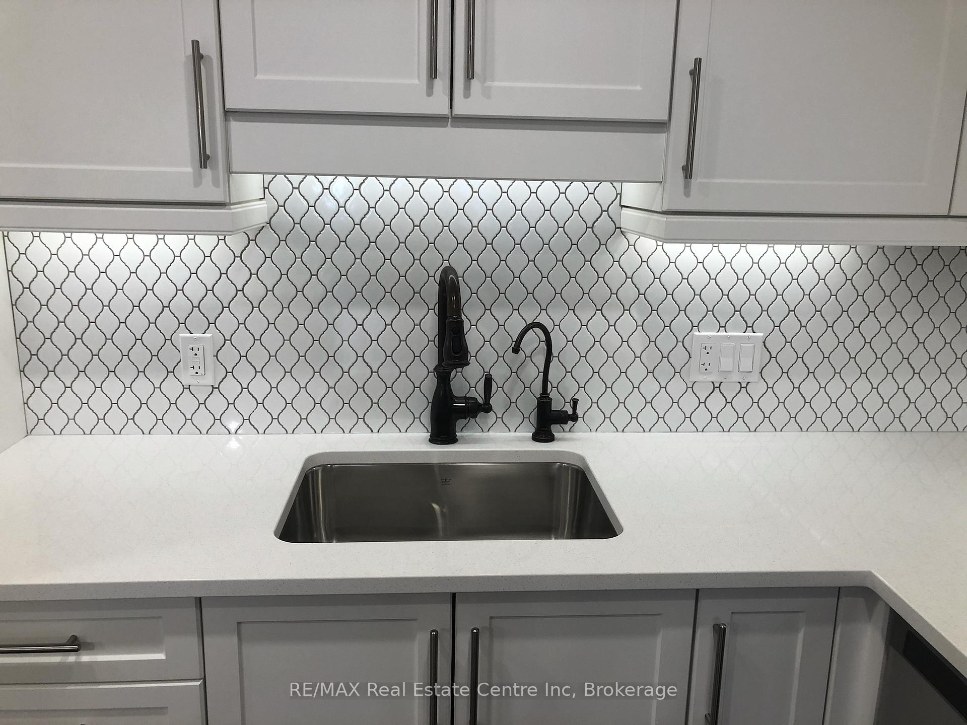 Photo 7 of Unit 101, 333 Gosling Gardens, Guelph, Clairfields/Hanlon Business Park — HOMEH