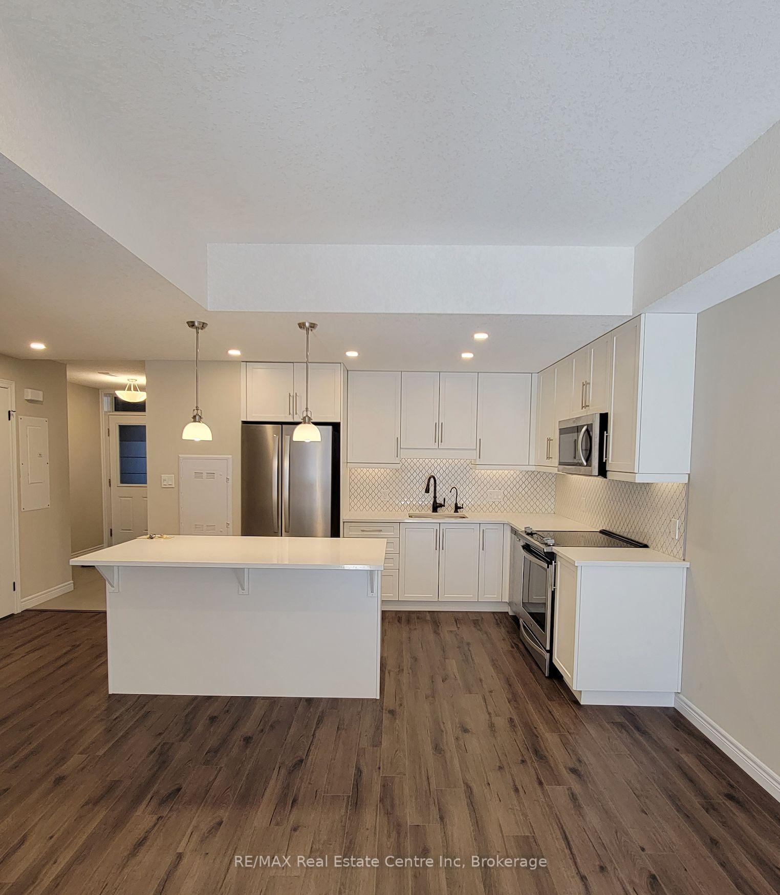 Photo 8 of Unit 101, 333 Gosling Gardens, Guelph, Clairfields/Hanlon Business Park — HOMEH