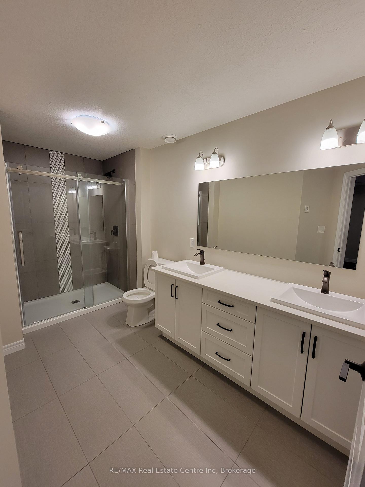 Photo 13 of Unit 101, 333 Gosling Gardens, Guelph, Clairfields/Hanlon Business Park — HOMEH