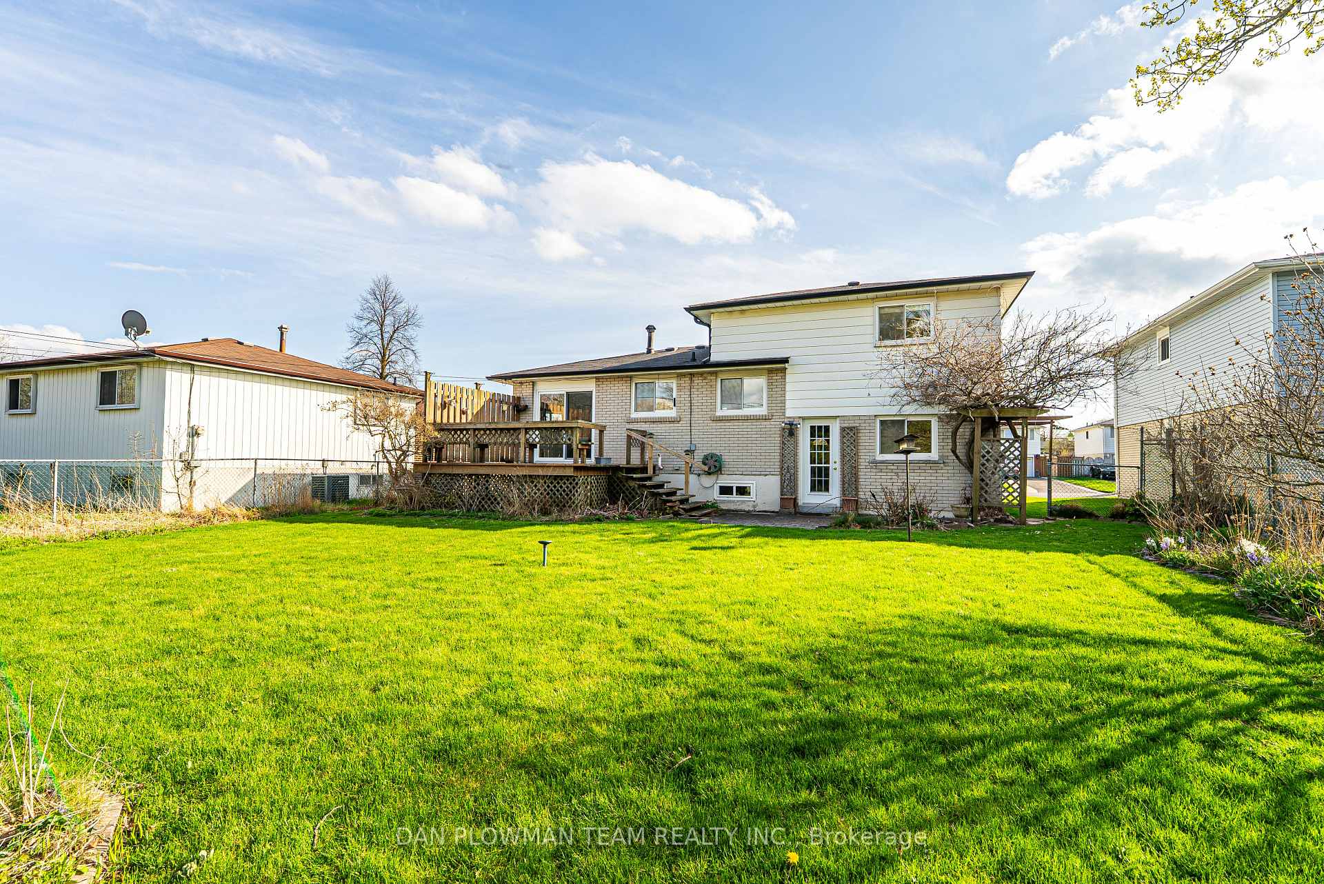 Photo 39 of 80 Dreyer Drive E, Ajax, South East — HOMEH