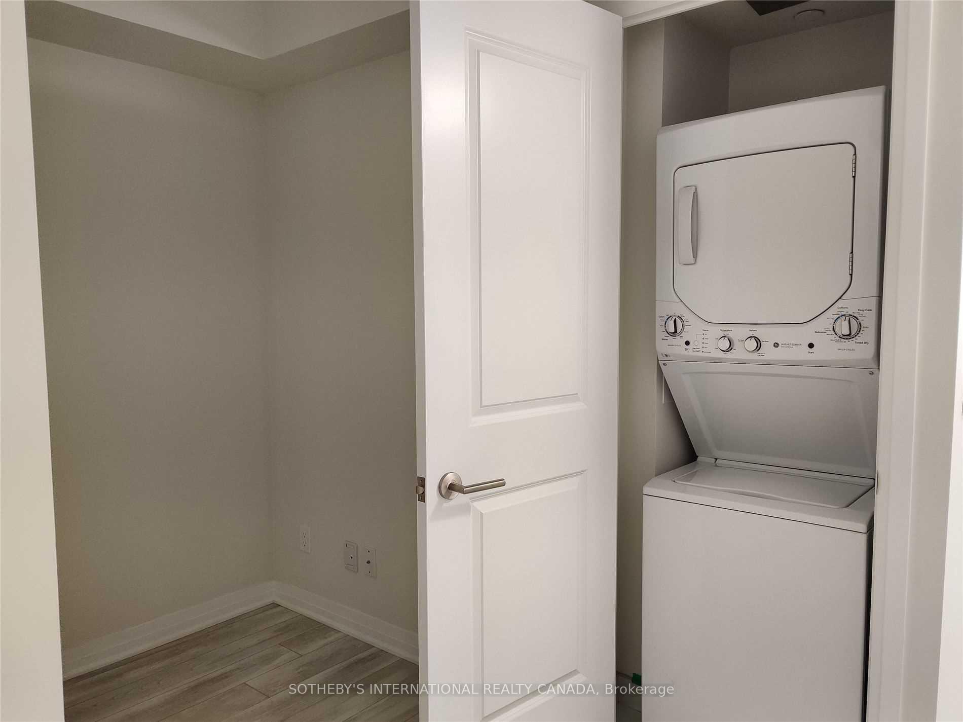 Photo 7 of Unit 212, 1630 Queen Street E, Toronto, The Beaches — HOMEH