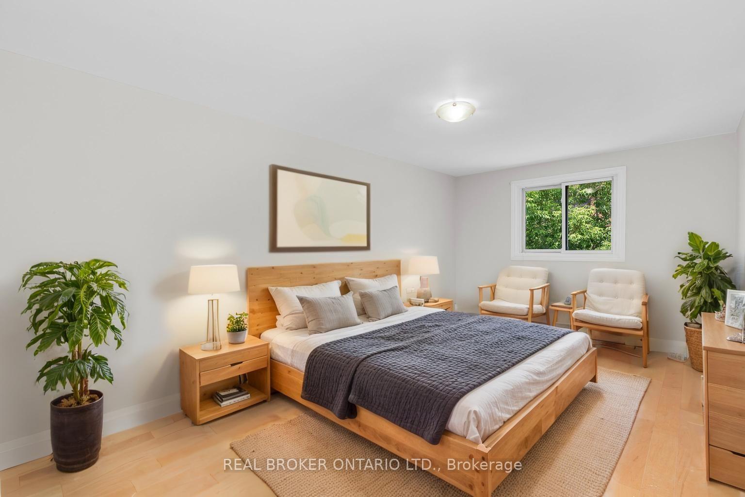Photo 12 of 26 Golfdale Road, Barrie, Sunnidale — HOMEH