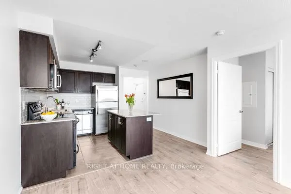 Photo 11 of Unit 1405, 1940 Ironstone Drive, Burlington, Uptown — HOMEH