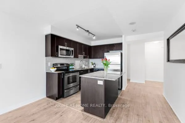 Photo 12 of Unit 1405, 1940 Ironstone Drive, Burlington, Uptown — HOMEH