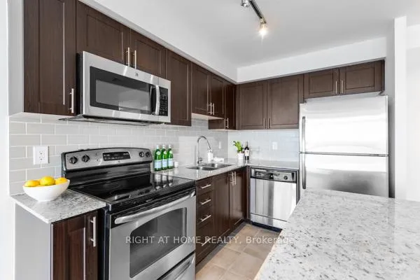 Photo 13 of Unit 1405, 1940 Ironstone Drive, Burlington, Uptown — HOMEH