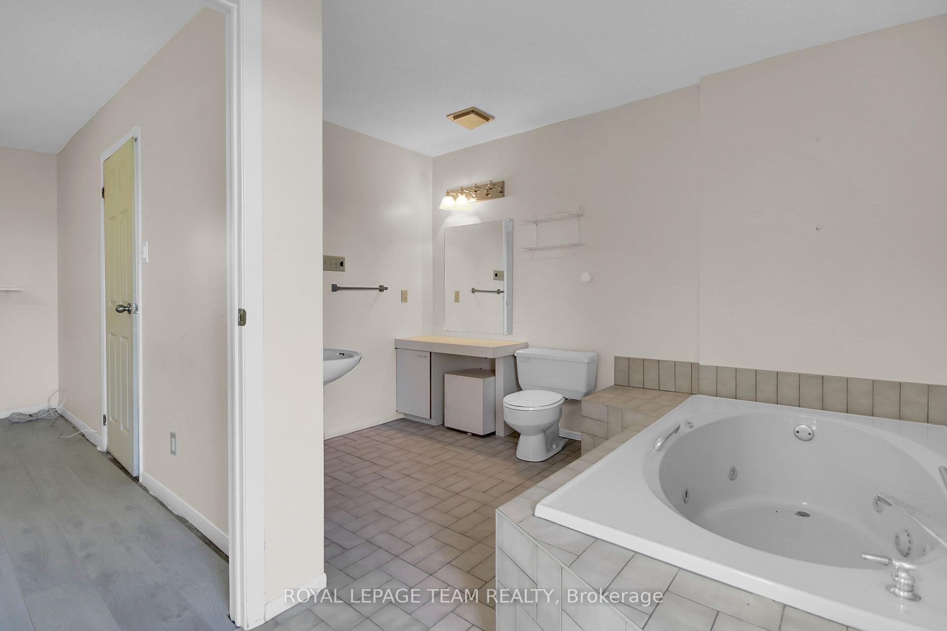Photo 12 of 2530 Rideau Road, Ottawa, Riverside South — HOMEH