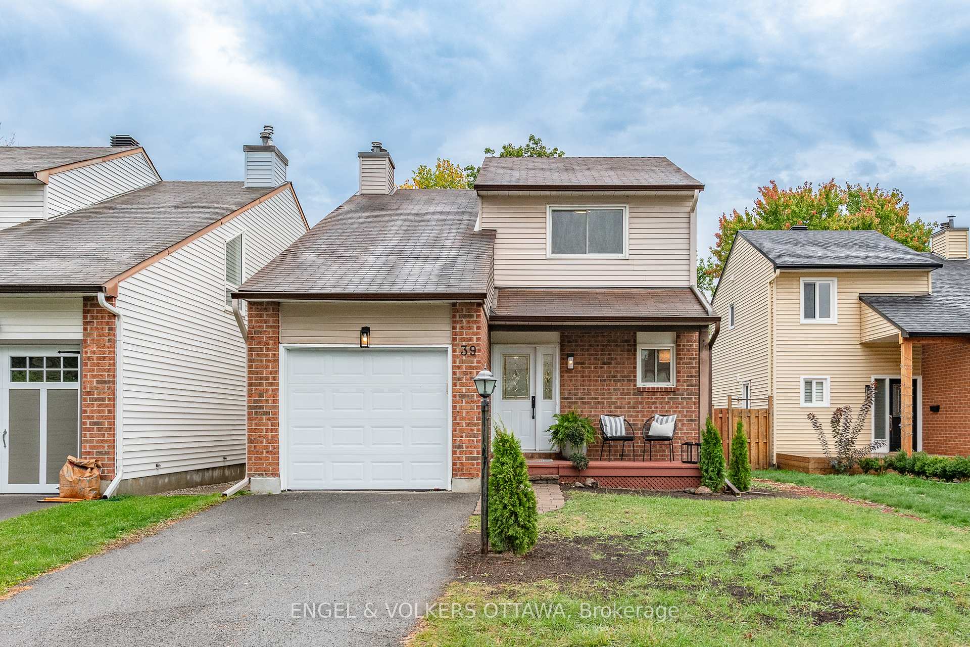 Front of 39 Benlark Road