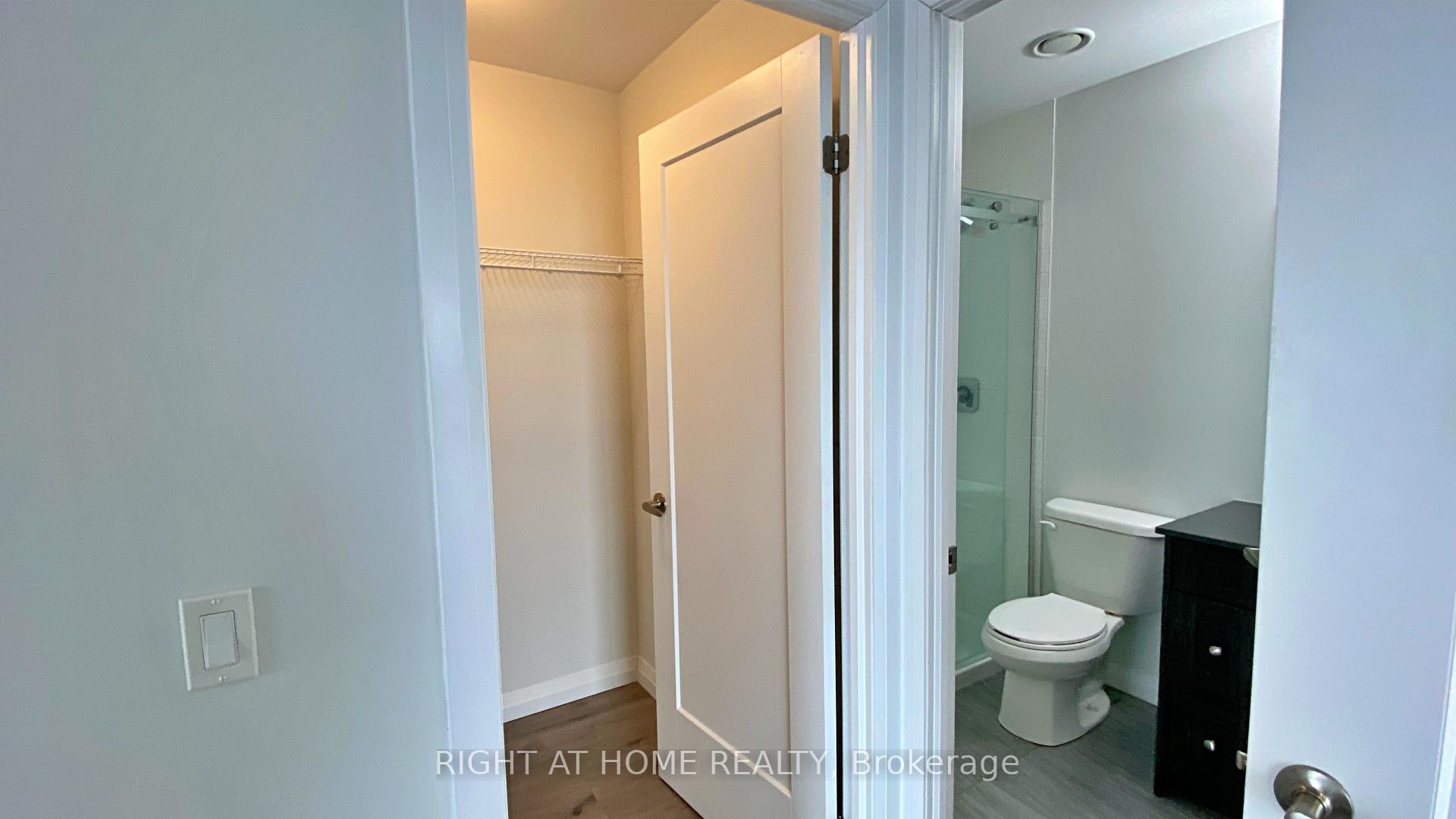 Photo 21 of Unit 2005, 60 Charles Street W, Kitchener — HOMEH