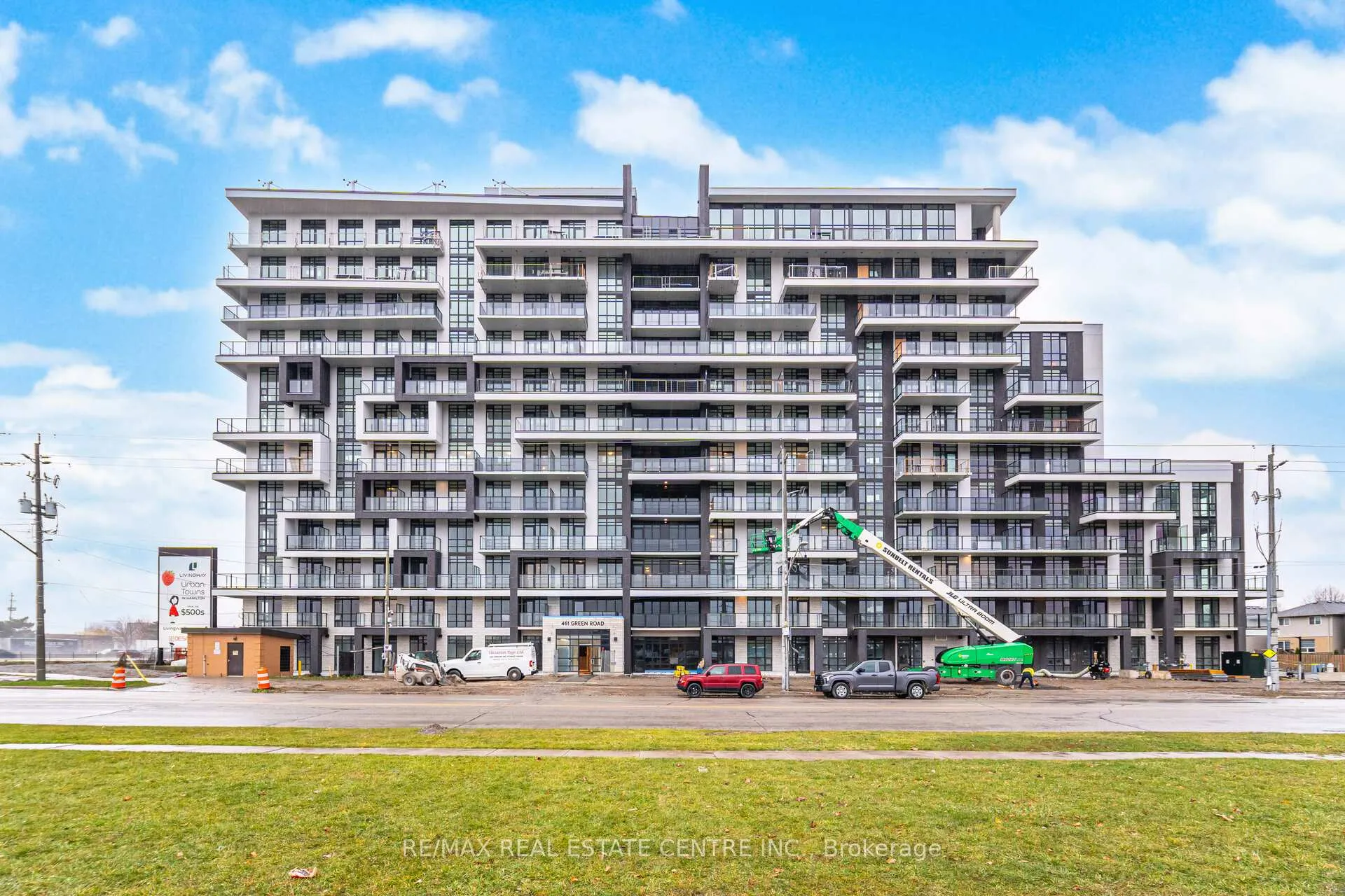 Front of Unit 405, 461 Green Road
