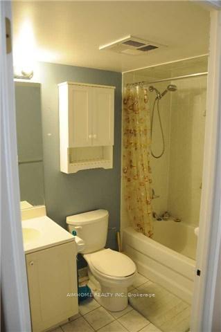 Photo 4 of Unit 809, 135 Pond Drive, Markham, Commerce Valley — HOMEH