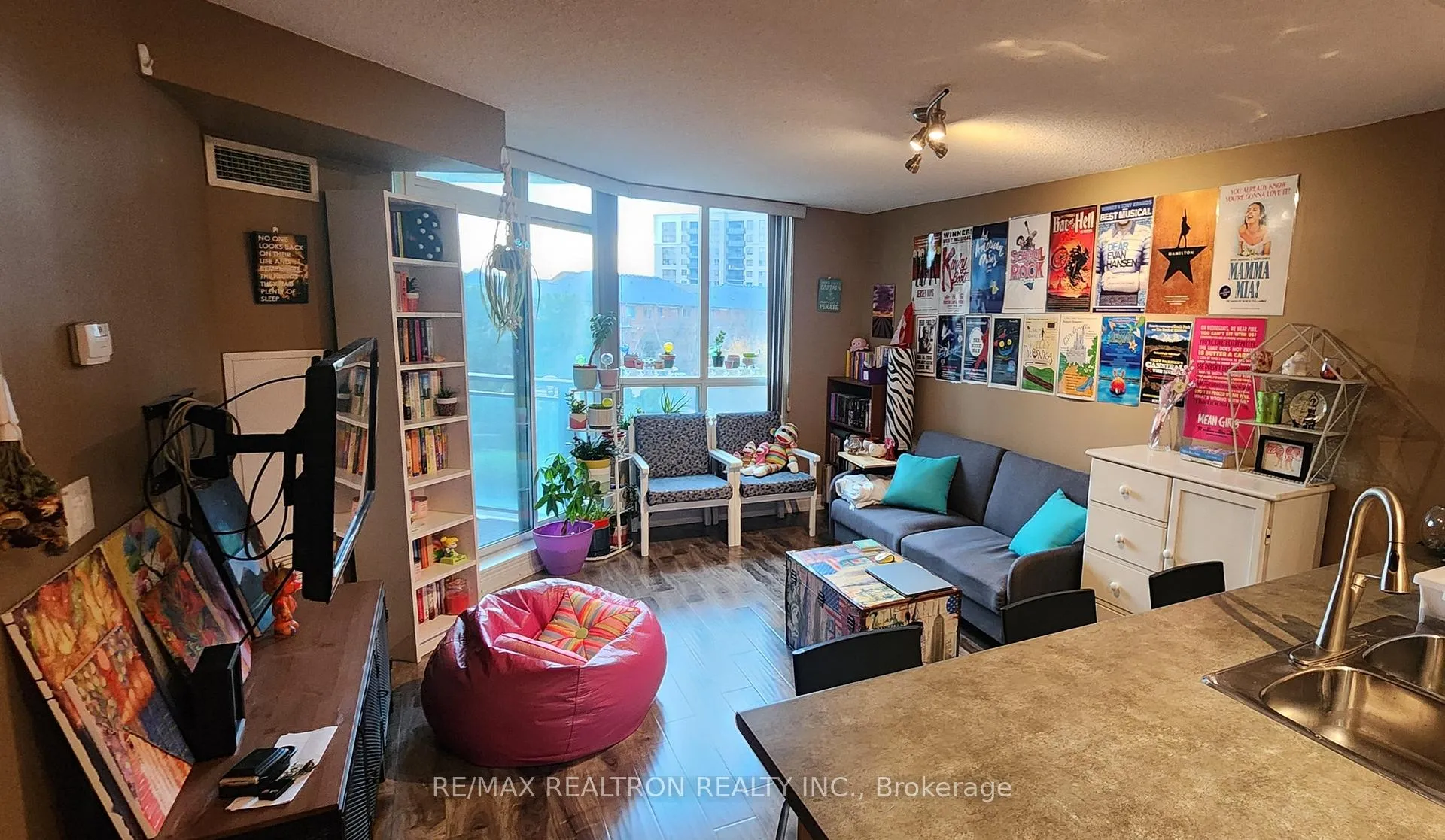 Photo 3 of Unit 326, 62 Suncrest Boulevard, Markham, Commerce Valley — HOMEH