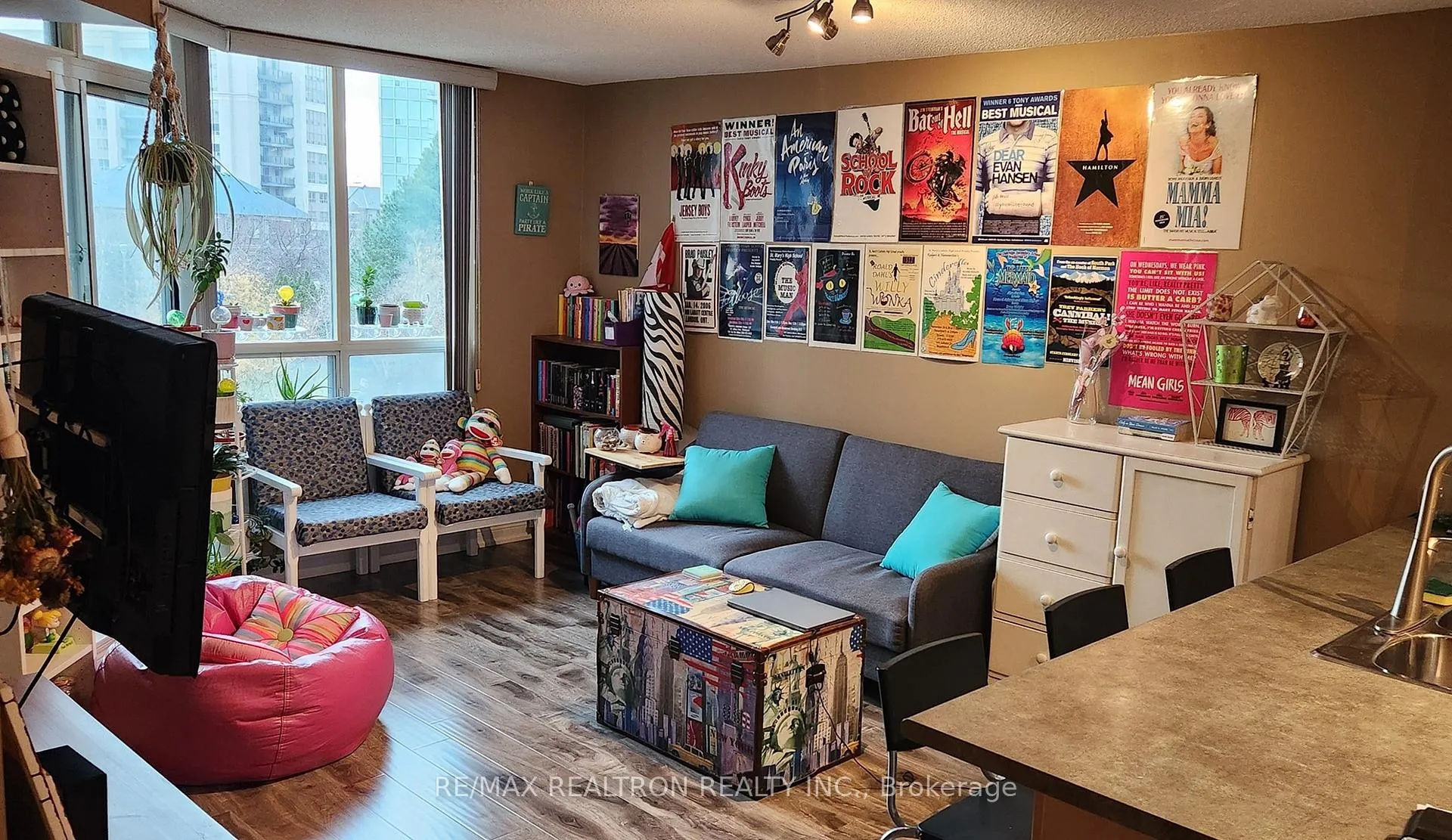 Photo 4 of Unit 326, 62 Suncrest Boulevard, Markham, Commerce Valley — HOMEH